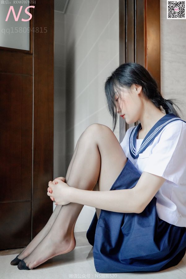 Zihan "The Home Life of Black Stockings" [Nasi Photography]
