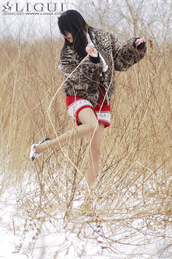 Model Linda "Snow Girl Silk Foot Show" upper and lower collection [丽柜LiGui] Photo of beautiful legs and jade feet